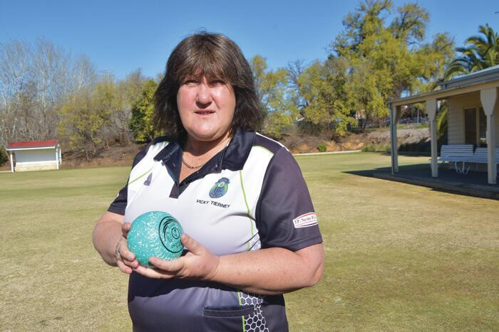 Tierney takes bowls lead - feature photo