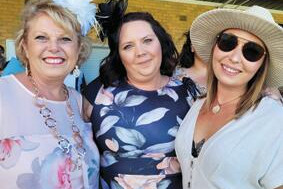 Colours of a family day - feature photo
