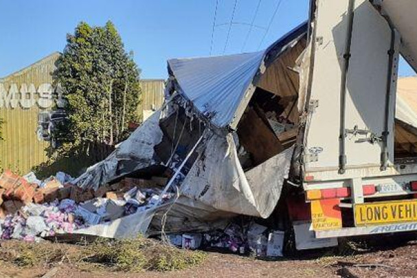 Breaking news: truck rolls - feature photo