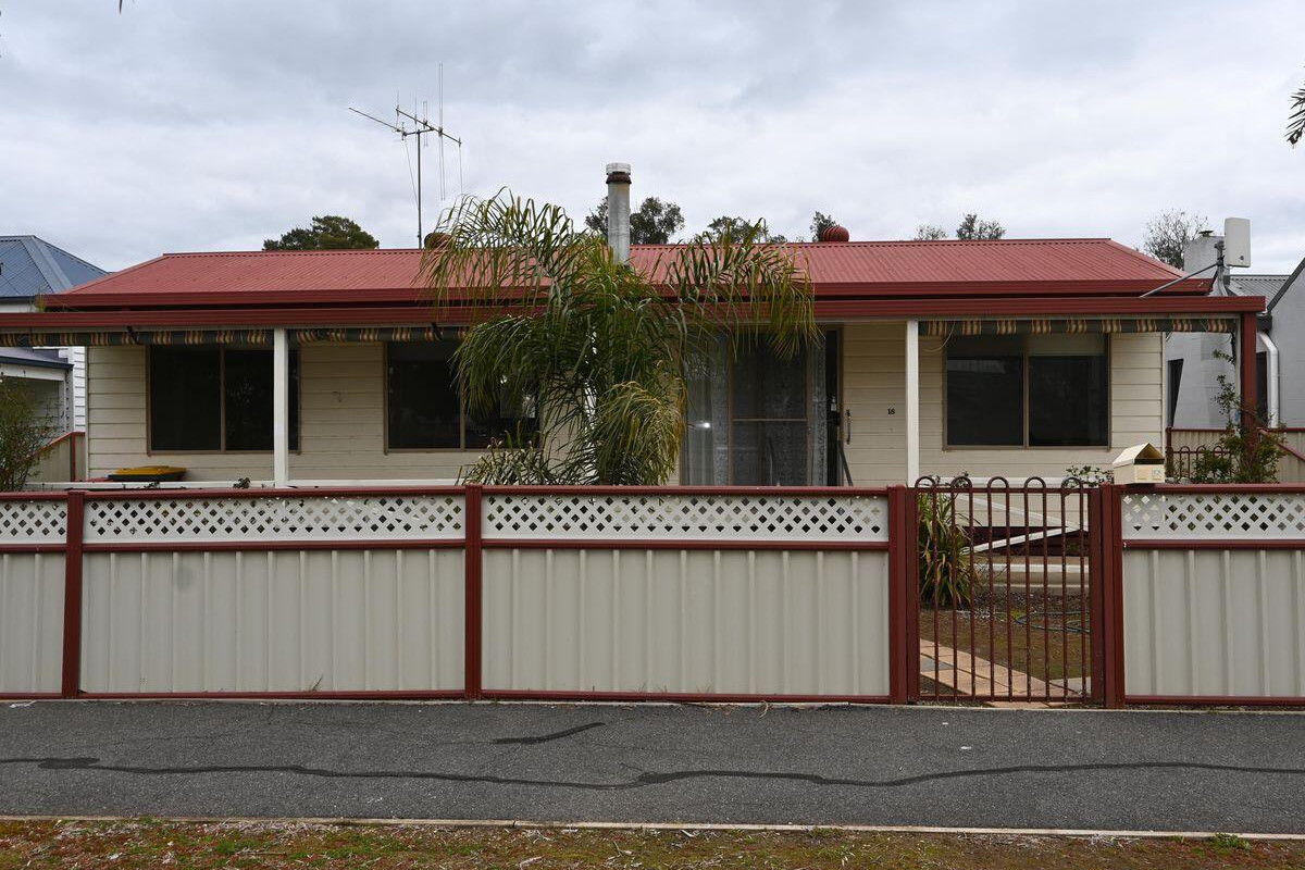 Tidy home on a big block - feature photo
