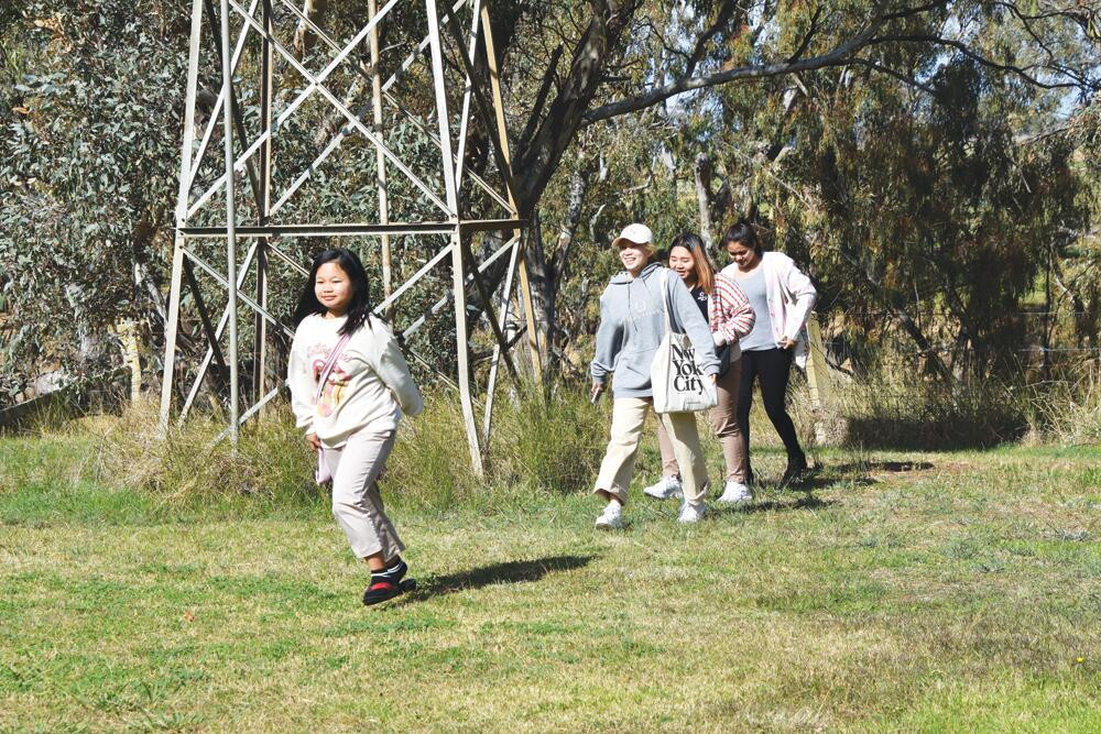 Karen refugees have taste of Loddon life - feature photo