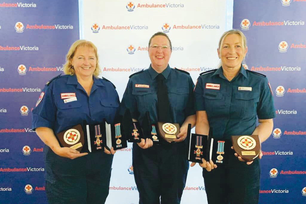 20-year medals for community ambos - feature photo