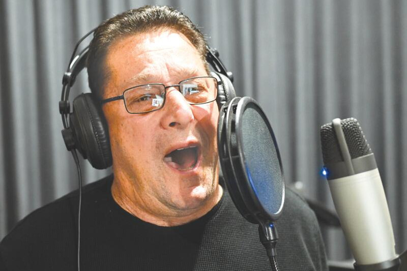 Enzo sings songs from the heart - feature photo