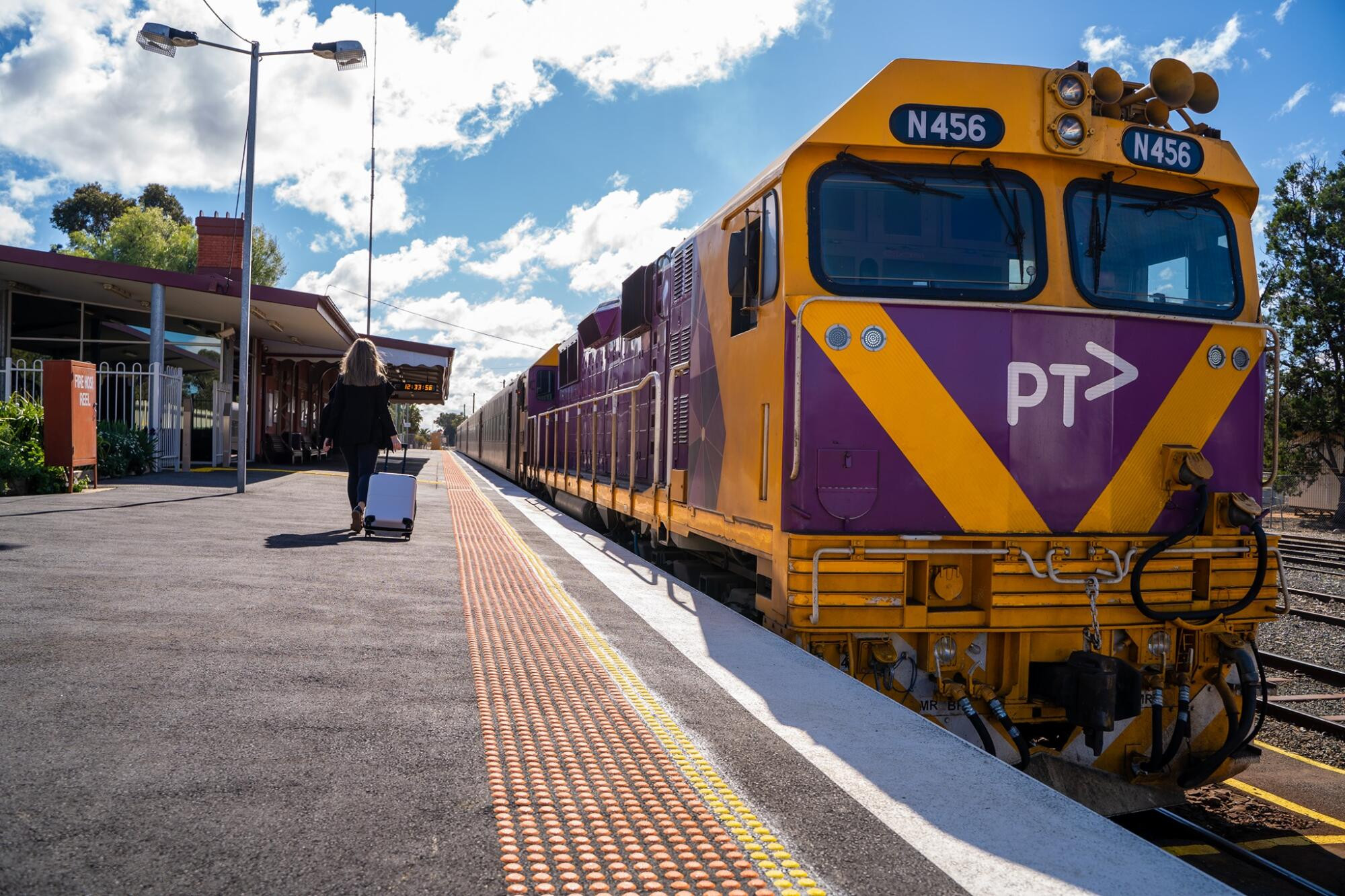Sunday trains will run to heat timetable - feature photo