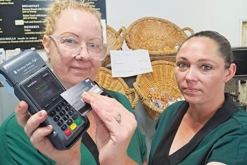 Searching for service ... Deb Roberts and Reegan Welsh. LH PHOTO