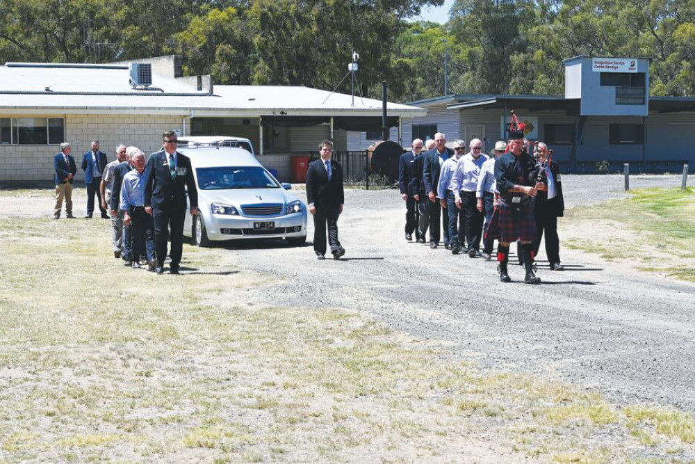 Diggers give final salute - feature photo