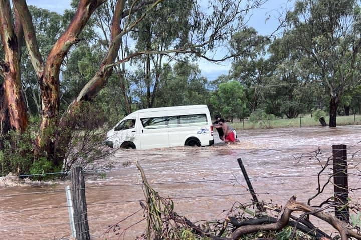 Multiple floodwater rescues at Wedderburn - feature photo