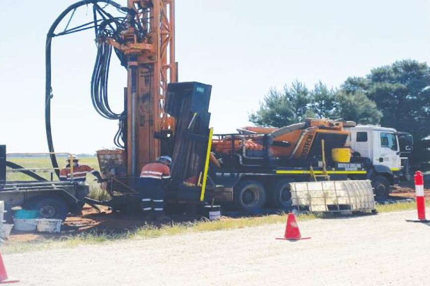 Warden called to talk sand land access - feature photo