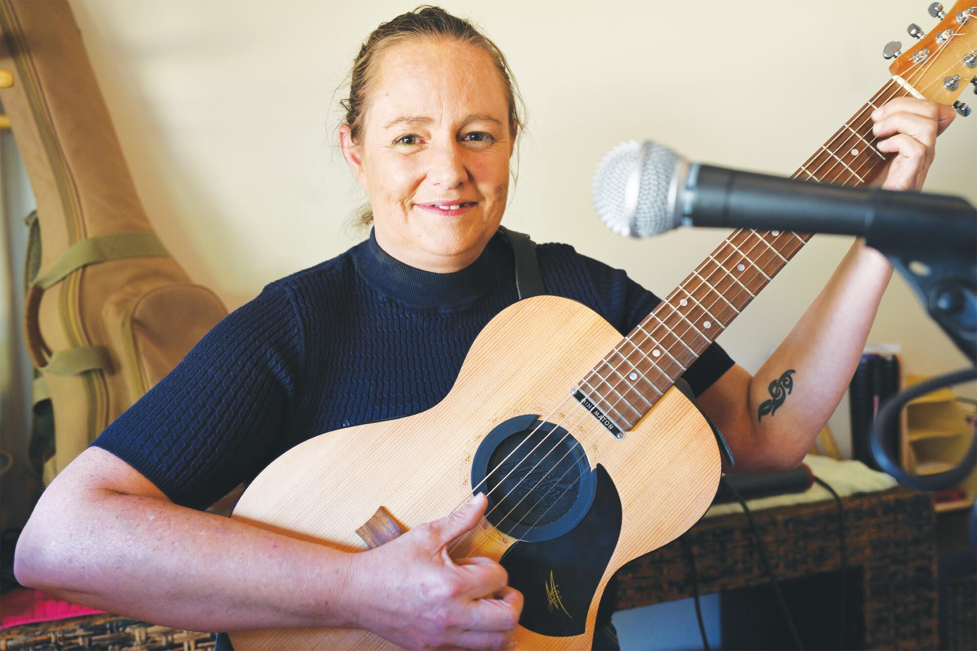 Lou Green - Writing the country vibe - feature photo