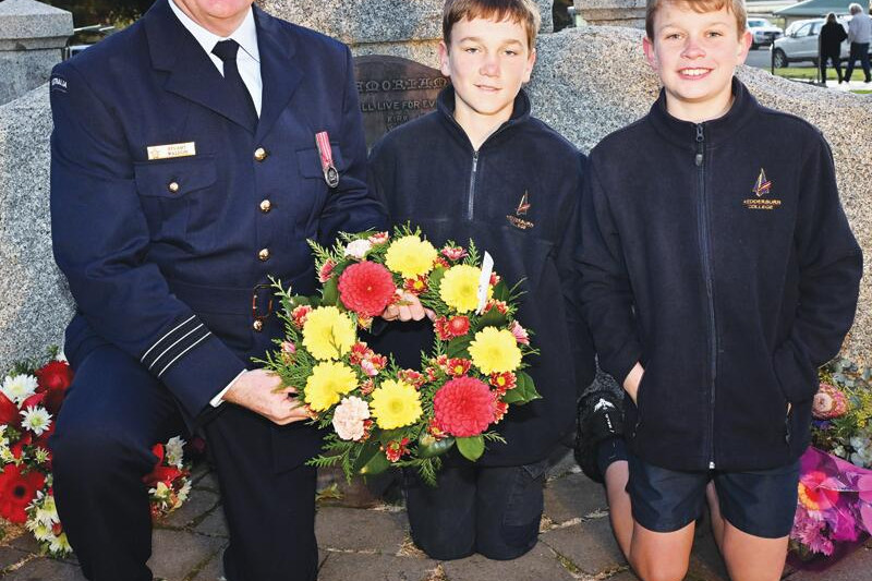 Wing Commander Waldon with Wederburn College students Blaz Cramp and Will Huisman. LH PHOTO