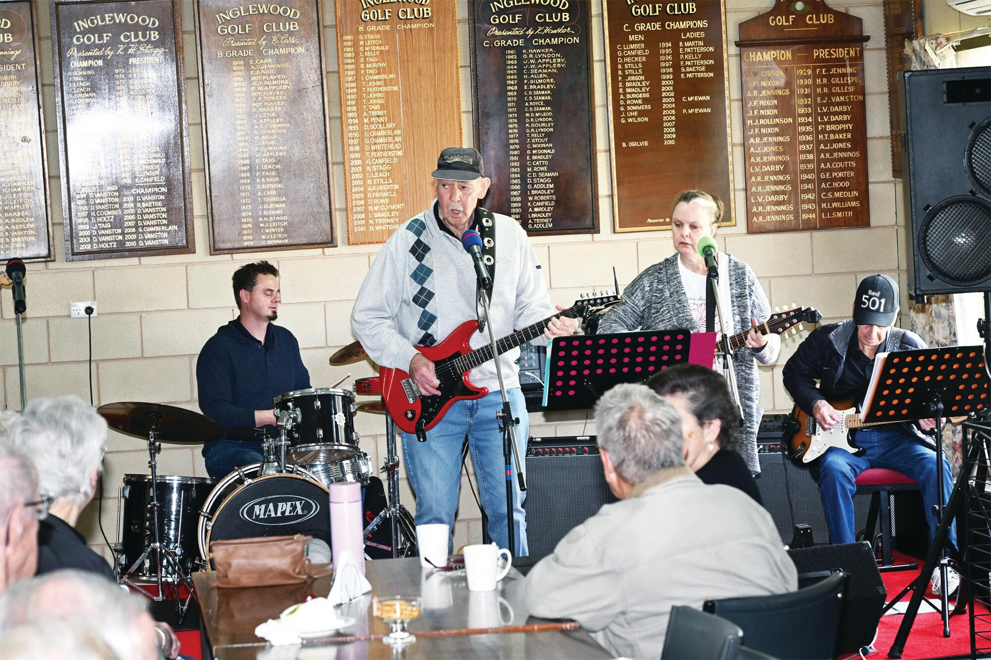 Monthly musos pull another big crowd - feature photo