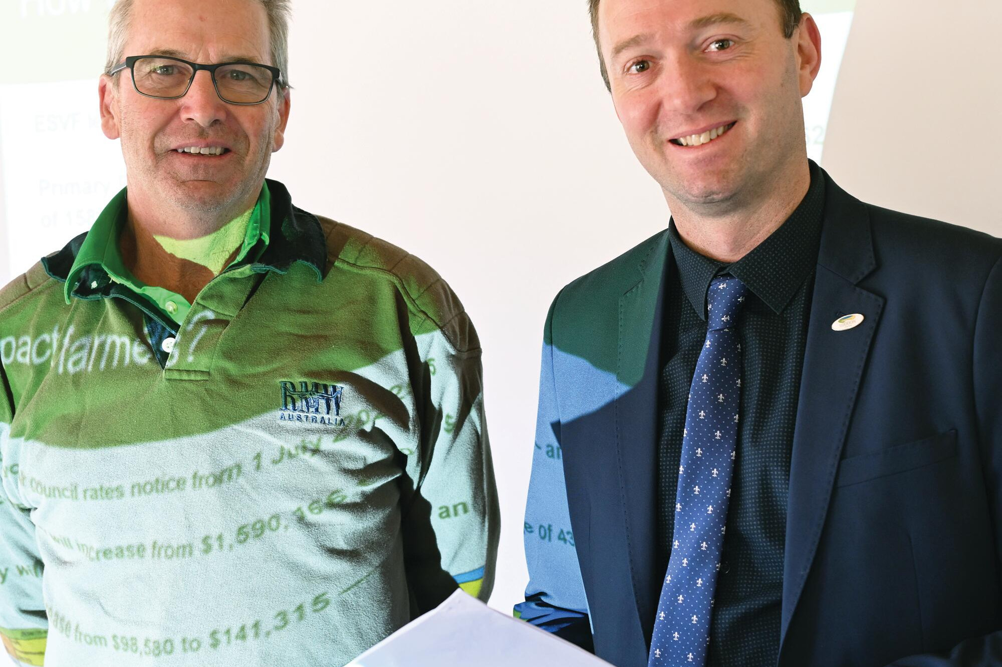 VFF Wedderburn branch president Chris Holt and Loddon Shire CEO Lincoln Fitzgerald at Tuesday morning’s briefing. LH PHOTO