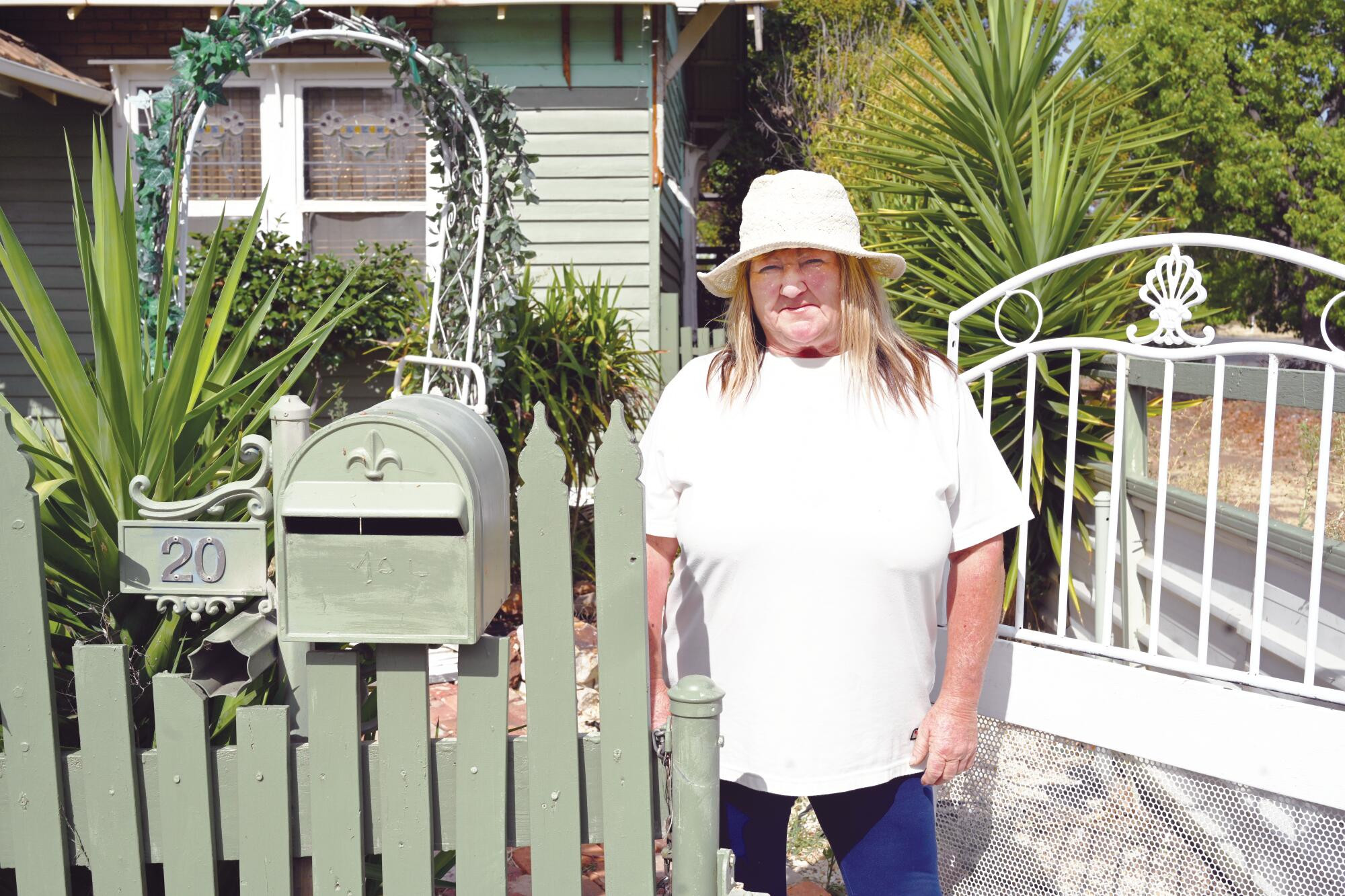 Deb brushes away those Edwardian home blues - feature photo
