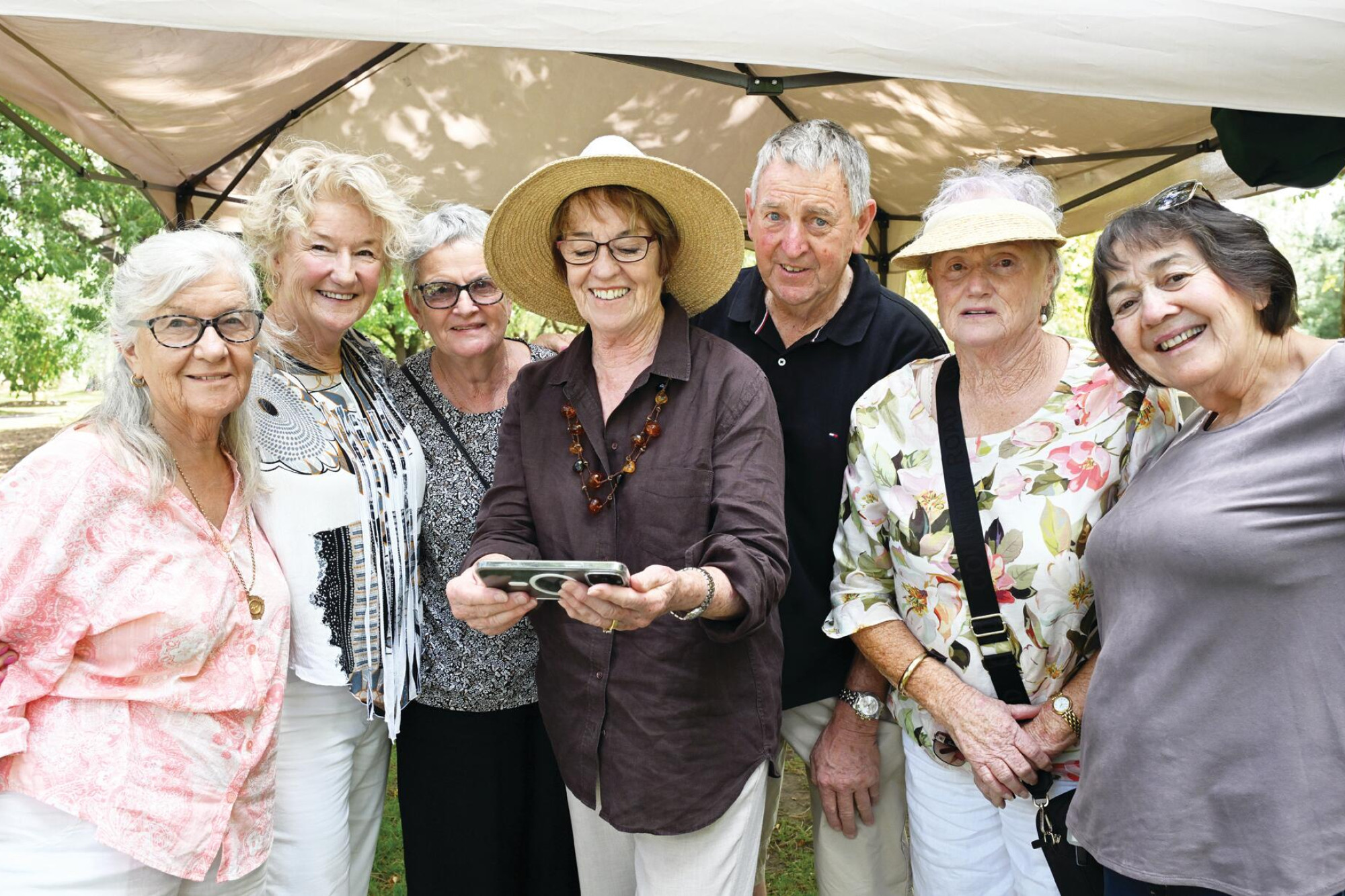 Class of ’64 Cheryl Rodgers, Lavine Robertson, Vivien Turner, Van Stephenson, Geoff and Cheryl Burnside and Janice Millen