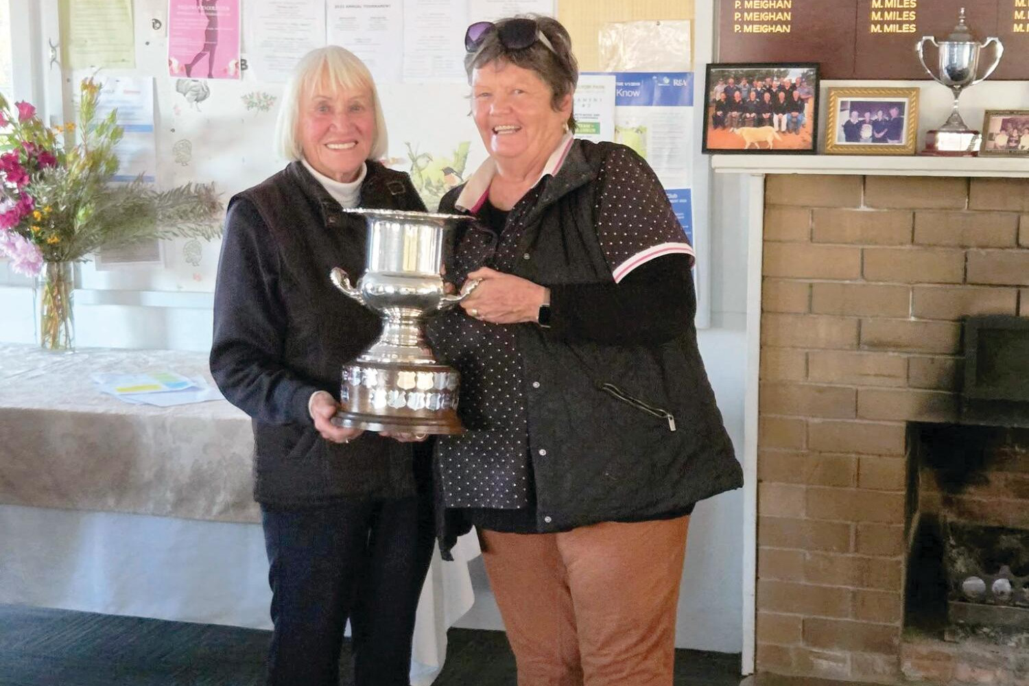 Winners of the Jean Hellsten Memorial Trophy Phil McFarlane and Helen Hayes