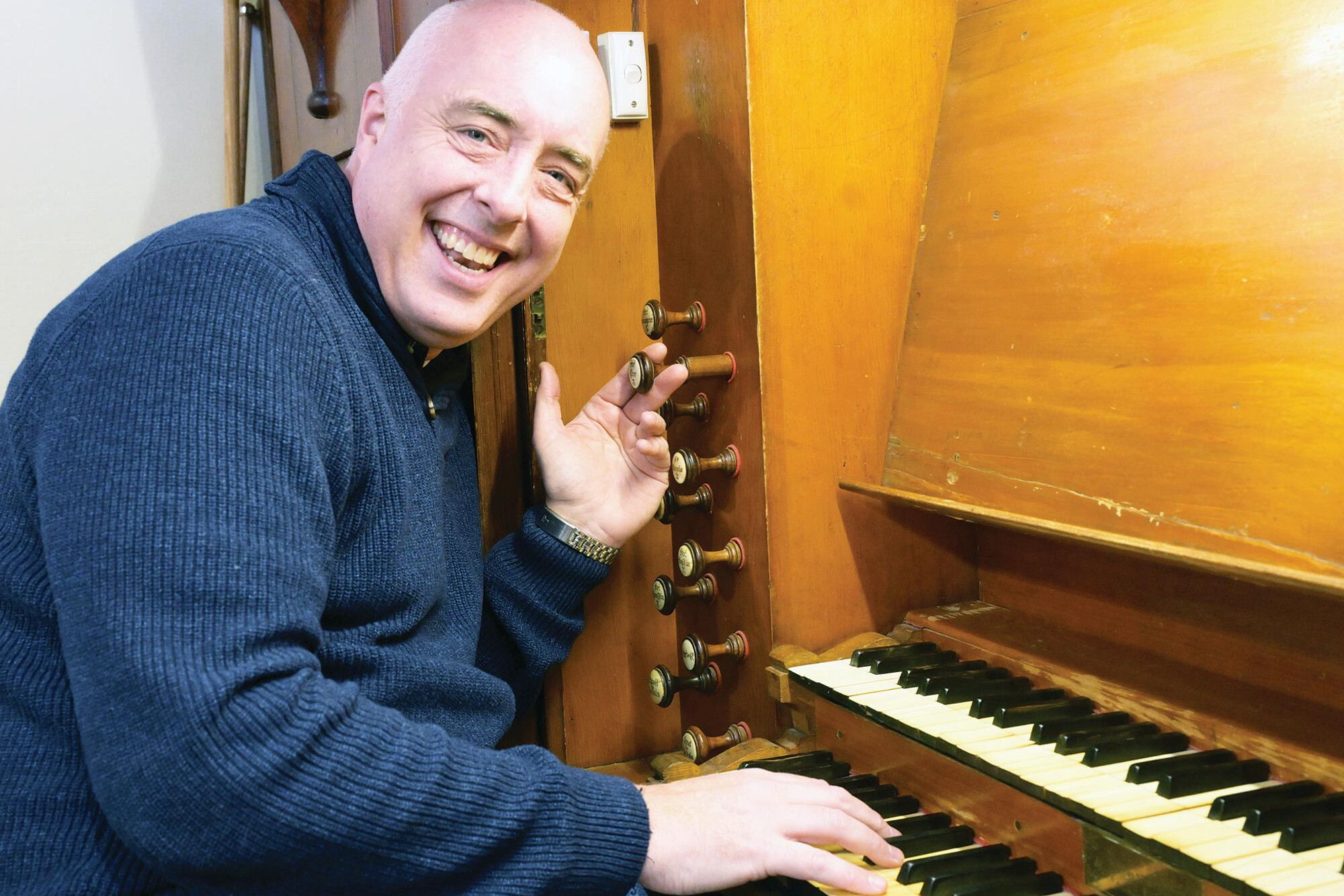 Swell to be an oboe stop ... Thomas Heywood at the historic keyboard. LH PHOTO