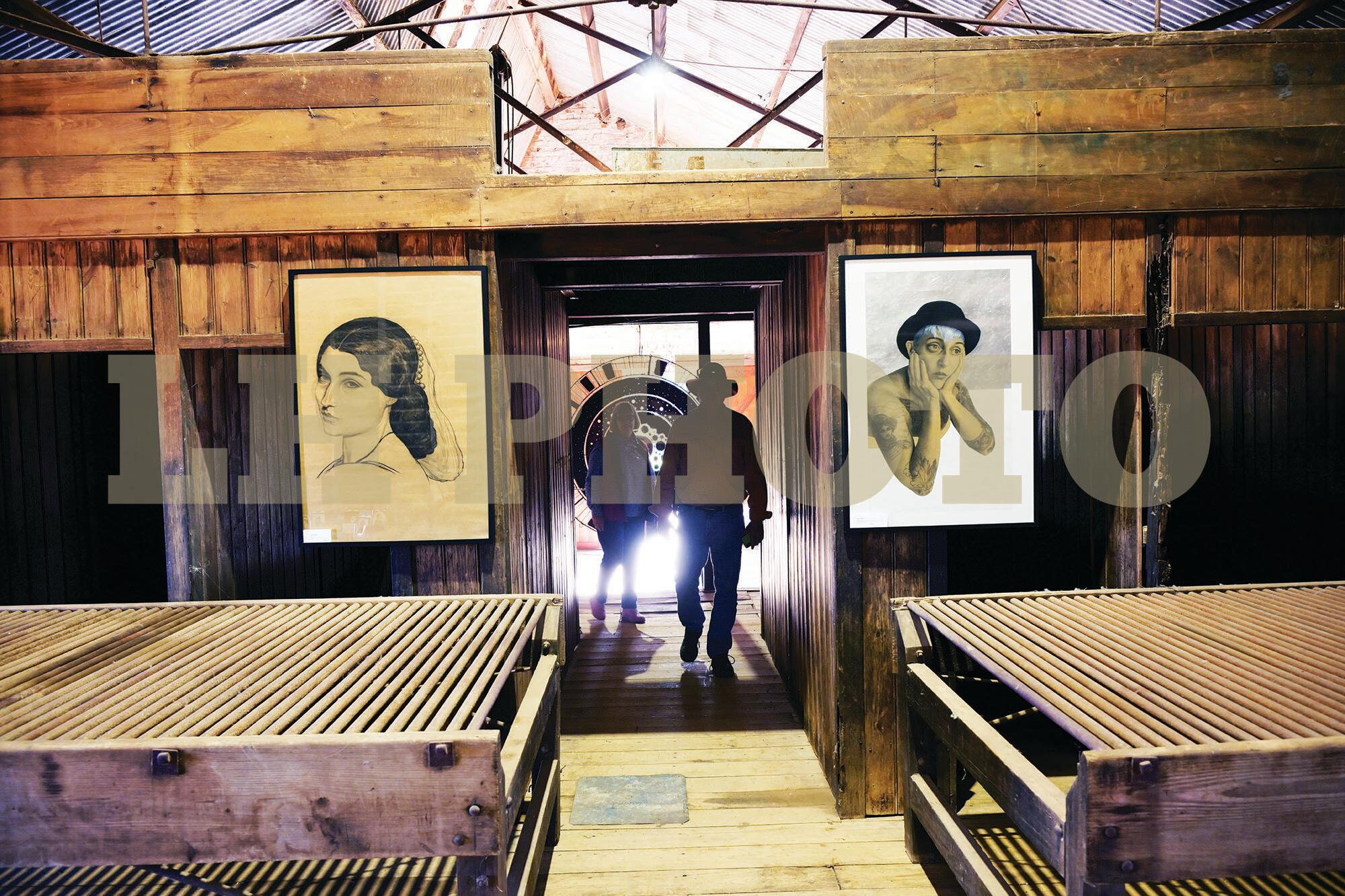 Fabulous! Thousands trek to quirky, historic spots - feature photo