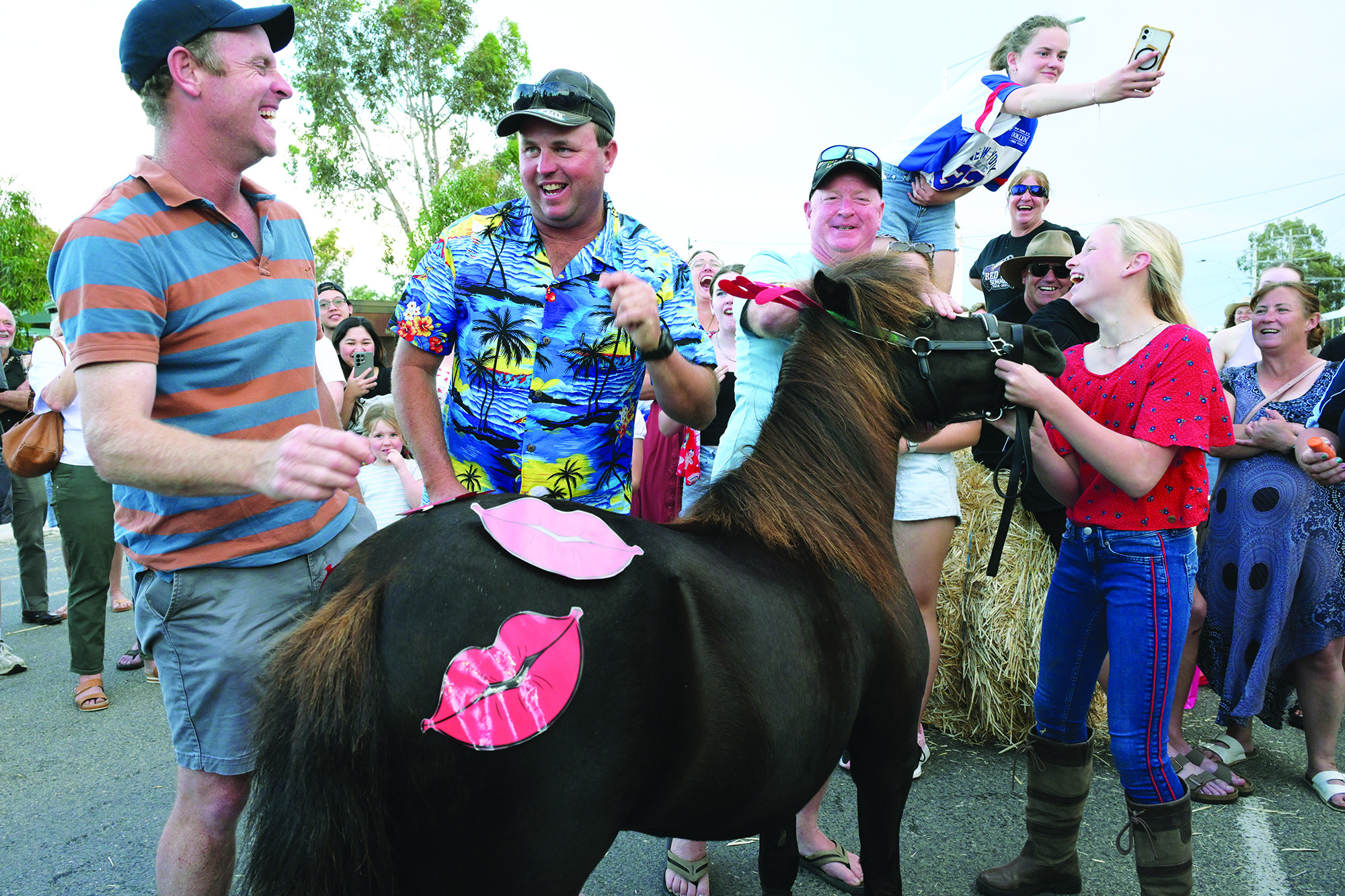 THREE LAND A KISS - feature photo